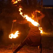 Feuershow Dresden – Tanz mit Feuerpois
