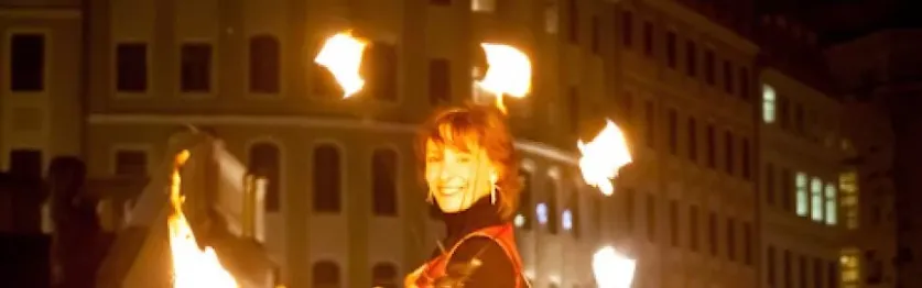 Feuerkünstlerin Feuershow